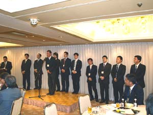新入会員挨拶 10人ものメンバーに参加をいただきました