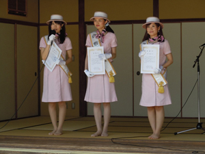 28代の小町さんへ感謝状